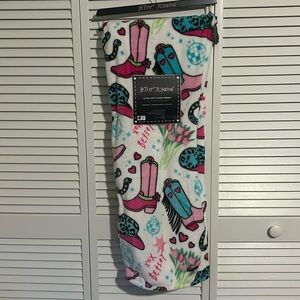 NWT Betsey Johnson Cowgirl Cowboy Ultra Soft Plush Throw